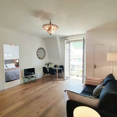 Lovely Nest Right In The Centre With Balcony Close To Beaches And Old Town