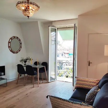 Lovely Nest Right In The Centre With Balcony Close To Beaches And Old Town شقة نيس