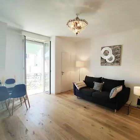Lovely Nest Right In The Centre With Balcony Close To Beaches And Old Town