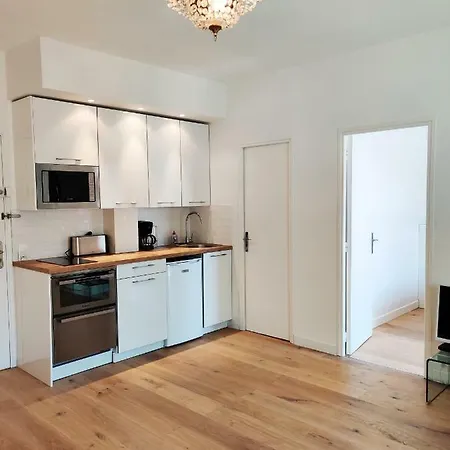 شقة Lovely Nest Right In The Centre With Balcony Close To Beaches And Old Town نيس
