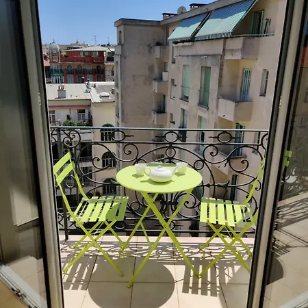 شقة Lovely Nest Right In The Centre With Balcony Close To Beaches And Old Town نيس