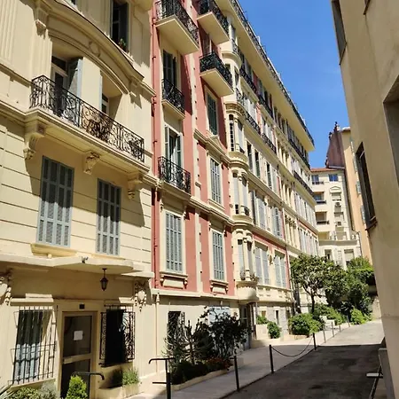 Lovely Nest Right In The Centre With Balcony Close To Beaches And Old Town شقة